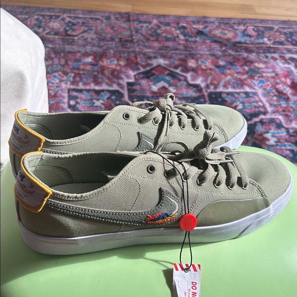 Mens Nike Dan Vanderlinden shoes